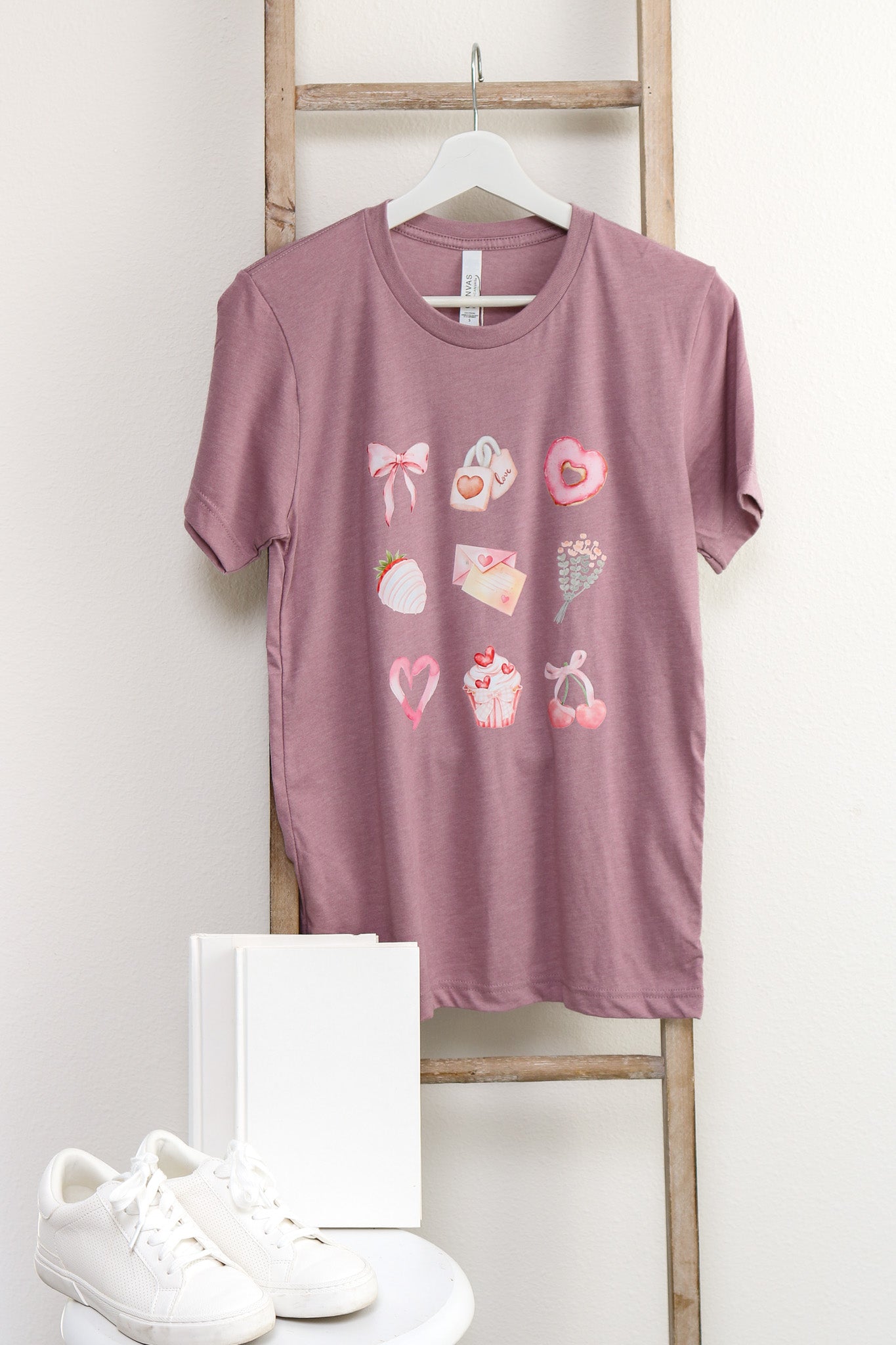 Sweet Love Short Sleeve Graphic Tee (orchid)